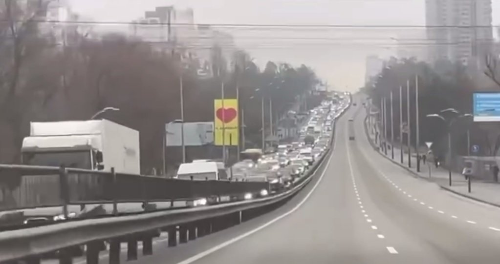 As Morning Arrives Long Line of Cars Exiting Kiev – Bombings, Gunfire and Downed Planes Overnight