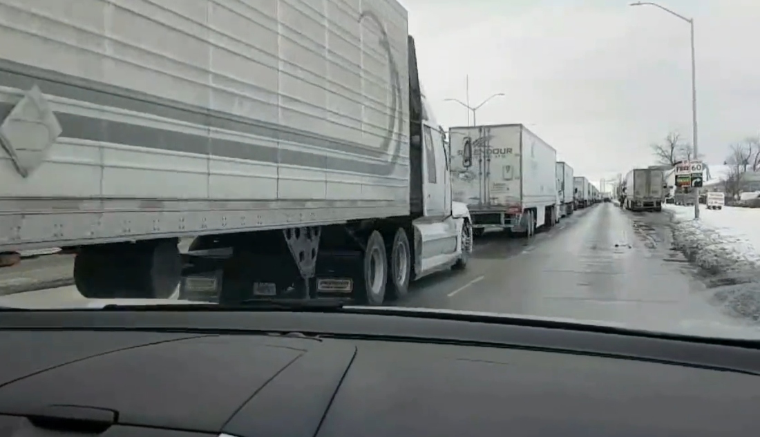 Image: Fascist Canadian police state attacks trucker Freedom Convoy, supporters say government is “ripping everything apart”