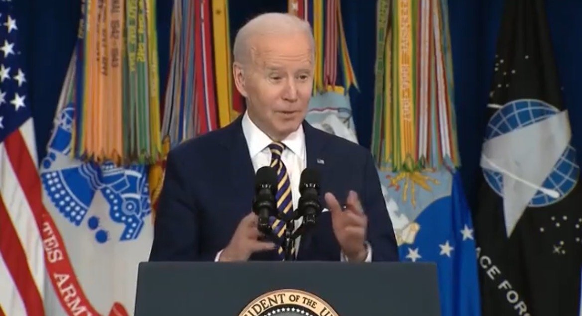 Biden Goes Off Script, Makes Awkward Comment to Texas Reps: ‘Two Look Like They Did Play Ball and the Other One Looks Like He Can Bomb You’ (VIDEO)