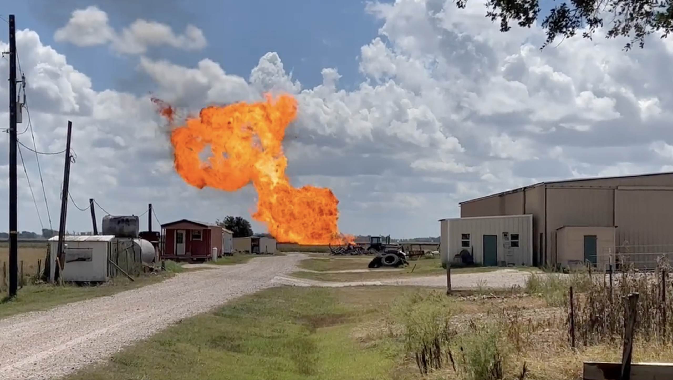 Residents Evacuated After Explosion on Natural Gas Pipeline in Wallis, Texas
