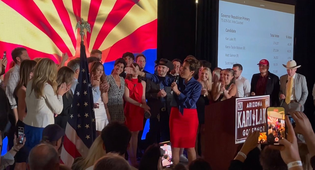 BREAKING: HUGE KARI LAKE COMEBACK – Kari Gives Emotional Speech After Major Comeback Against Pence-Endorsed Karrin Robson For Arizona Governor (LIVE VIDEO)