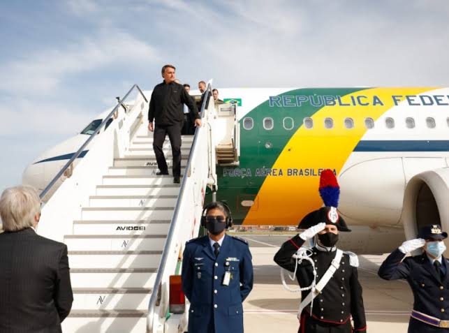 Bolsonaro Leaves for USA, Vice President Mourão Takes Over and Schedules Announcement