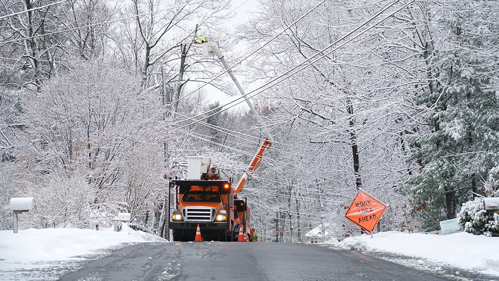 Image: Eastern U.S. power grid declared emergency as freeze wave outages reach more than 1 million people