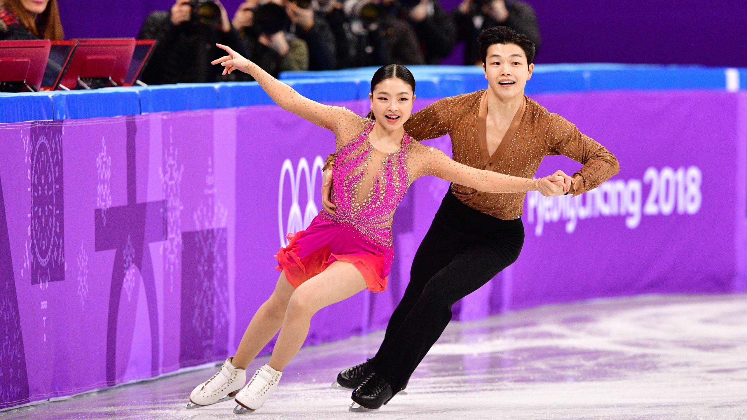Skate Canada Changes Definition of “Team” to Allow Any 2 Skaters to