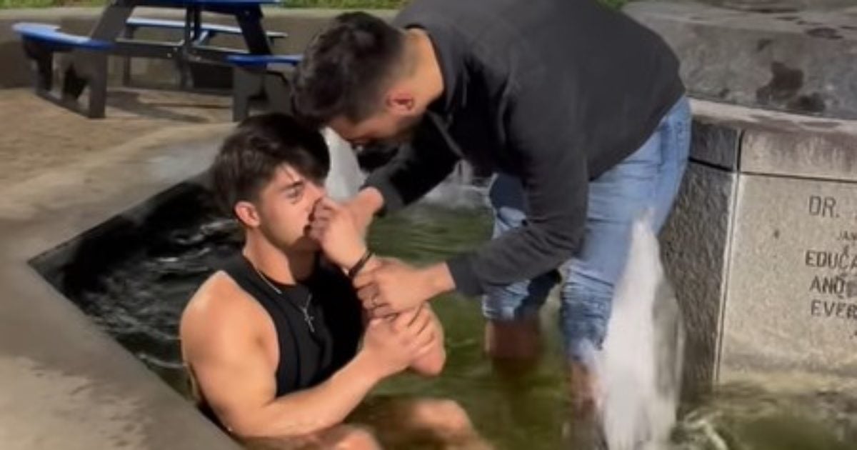 THE REVIVAL IS SPREADING: Students from Texas A&M Are Getting Baptized In Public Fountains