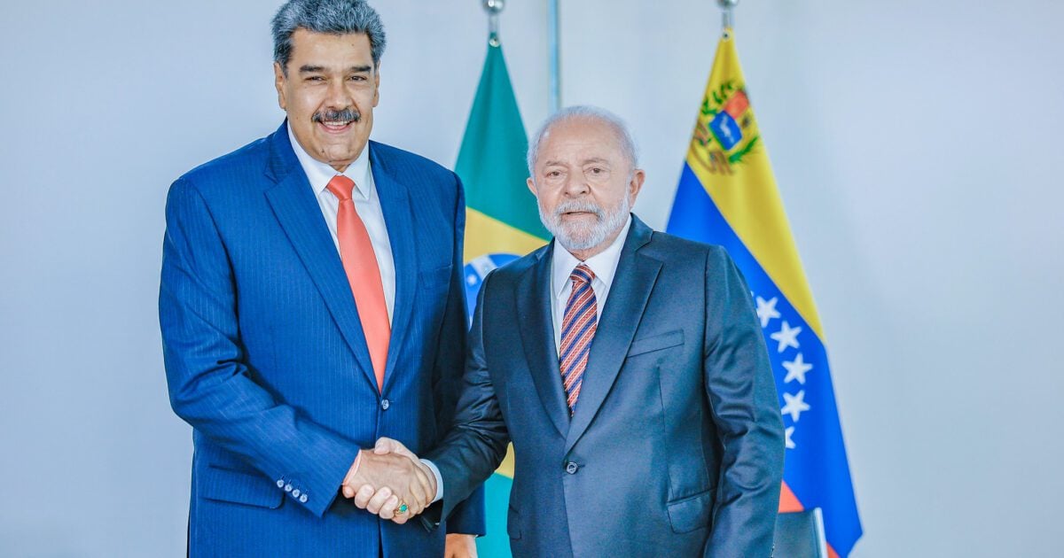 UNBELIEVABLE: Socialist Lula da Silva Receives Venezuelan Dictator Nicolás Maduro in Brazil – HE CONCEALED THE AIRPLANE’S INFORMATION TO EVADE TRACKING!