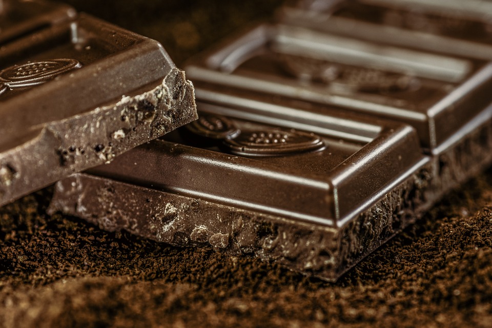 4 Science-backed benefits of dark chocolate for the brain